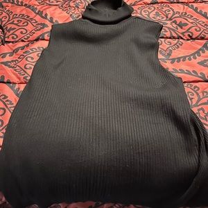 Shortsleeve turtleneck sweater